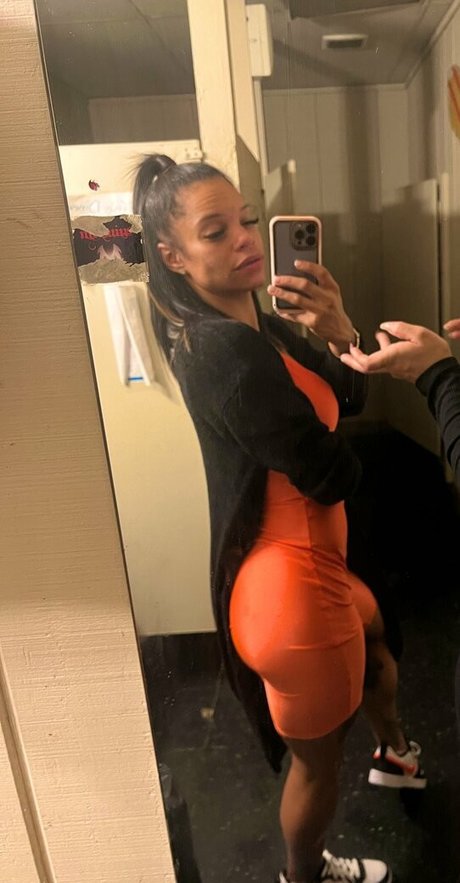 swinger milf onlyfans free naked photo