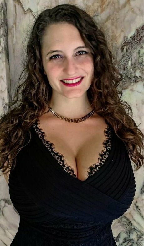 Avery Harwood model exclusive archive