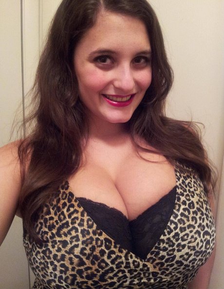 Avery Harwood nice model pic