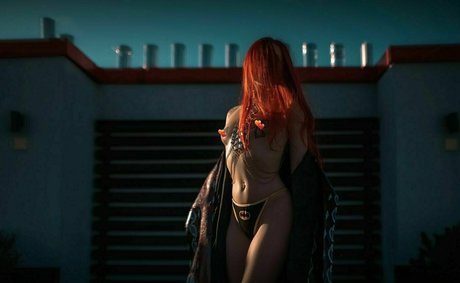 yourredlady model hot pictures