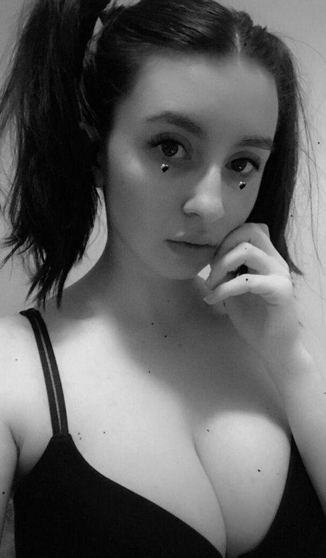 kylieefans erotic model photos