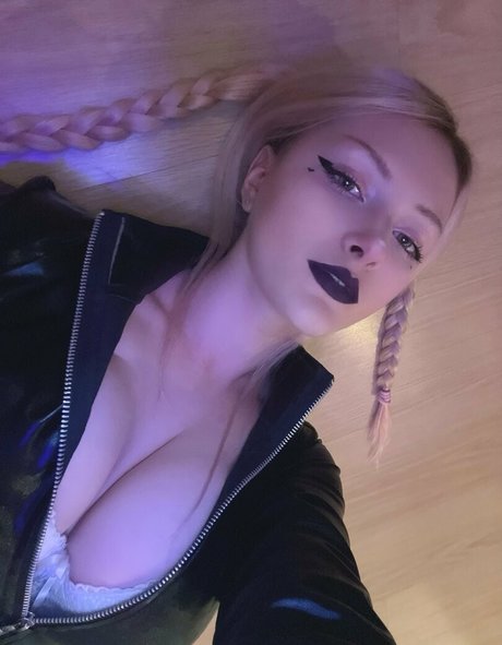 Nikachi tyan model high quality pics