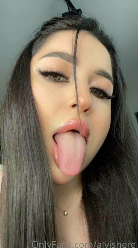 alyishere perfect model pics