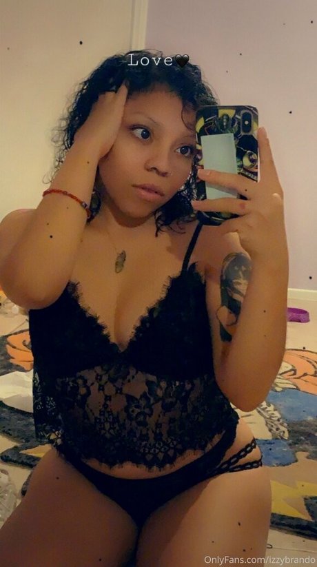 izzybrando top model img