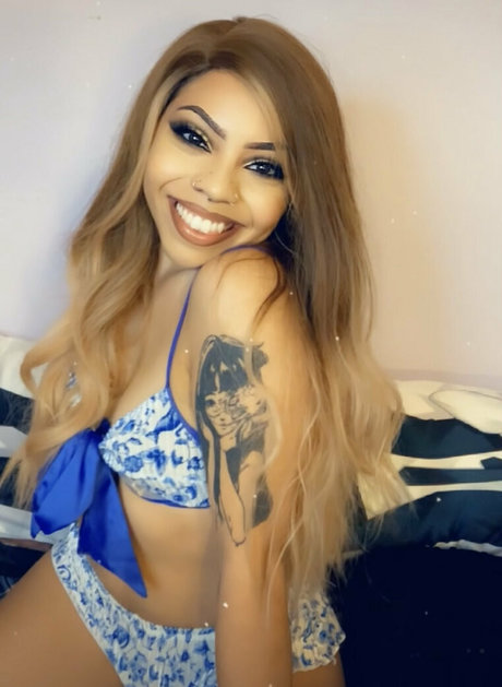 izzybrando model pretty photo