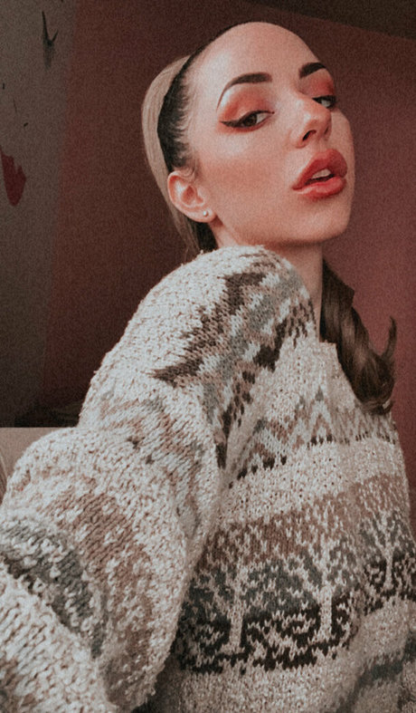 mamafiona1 pornographic model pic