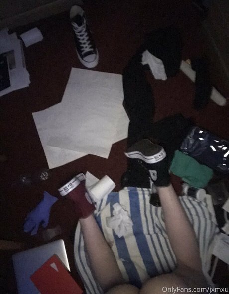 jamtom star nude archive