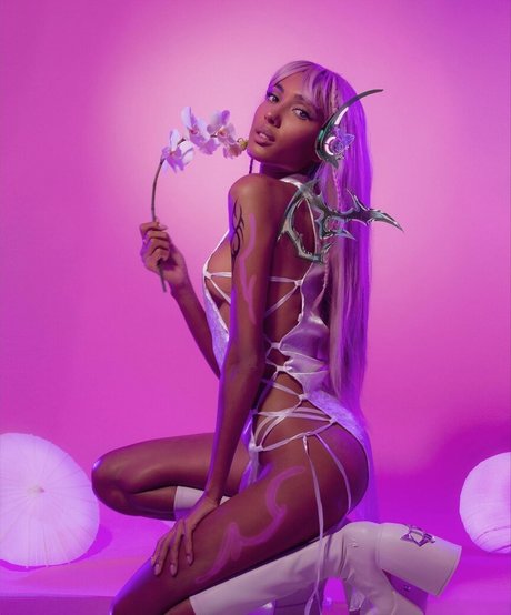 Mary Senn sexy star gallery