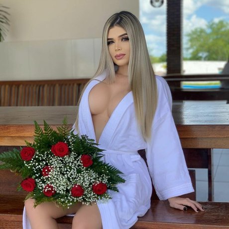 Vitoria Rocha2 model hot photo