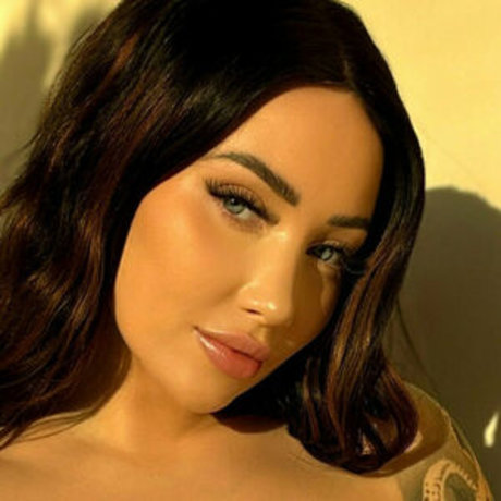 Willow Lay beautiful actress photos