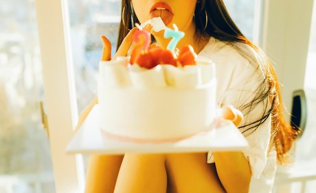 leeeee mona model best picture