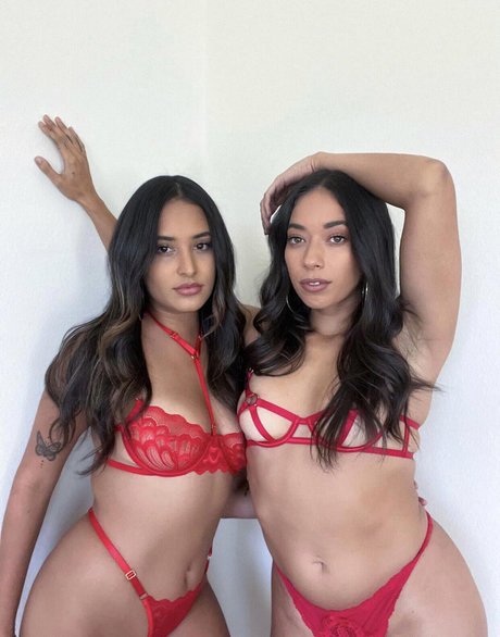 Kassandra Lee sexy model archive