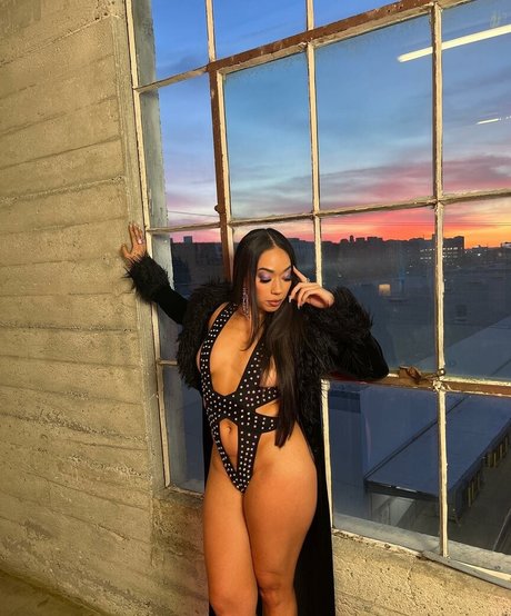 Kassandra Lee model galleries