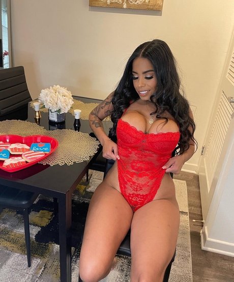 Havana Ginger hot model pic