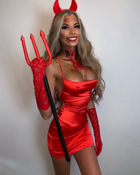 Sylvijaa star hot image