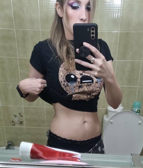 Chio Uyuni hd pornstar photos