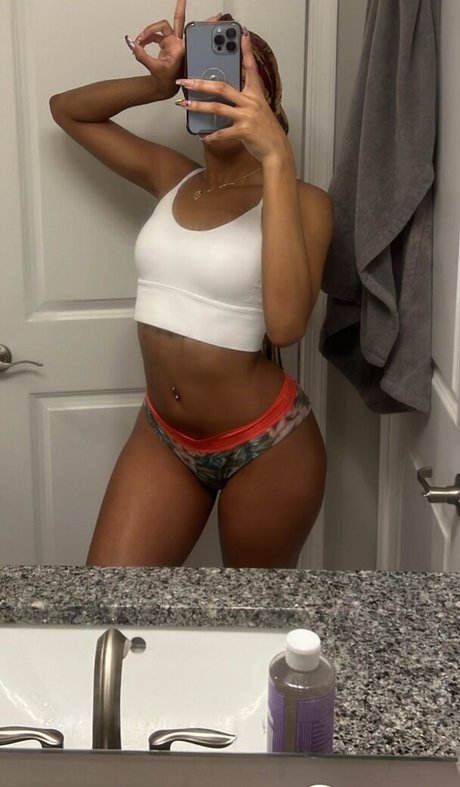 Alleyesondee star naked pic