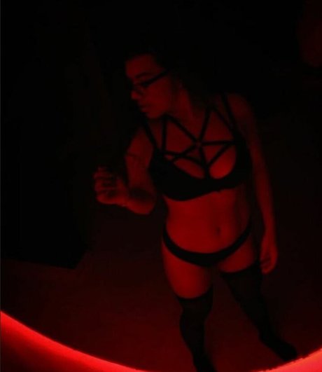 Diochyperez Nerdy naked pornstar picture