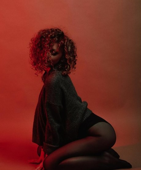 Alina Kurzova nude actress photos