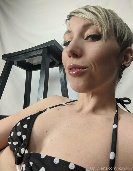 ikuyikuy pornographic model gallery