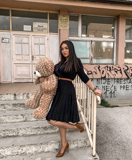 Emina Jahi nude pornstar pic