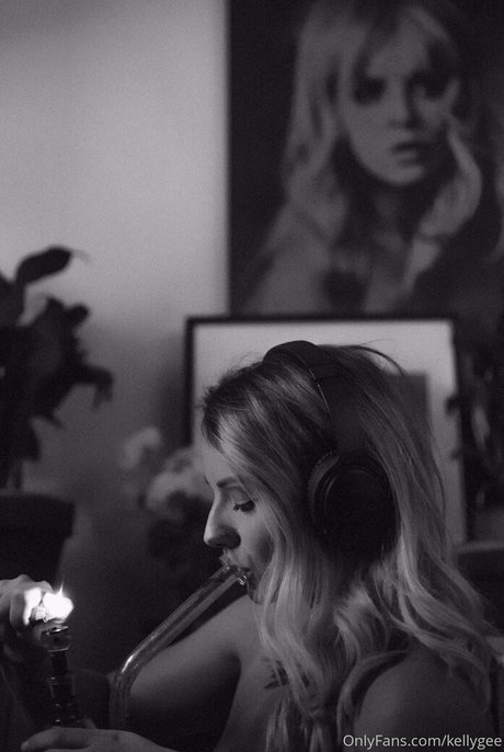 kellygee pornstar hd image