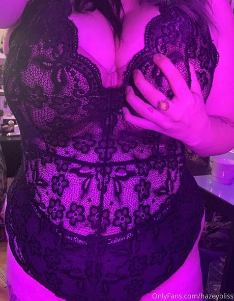 hazeybliss pornstar hot photo