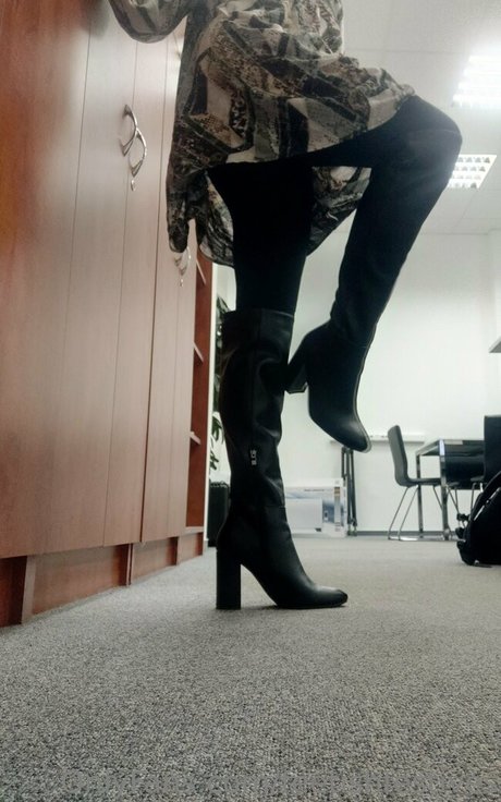 feetishfestives beautiful actress pictures