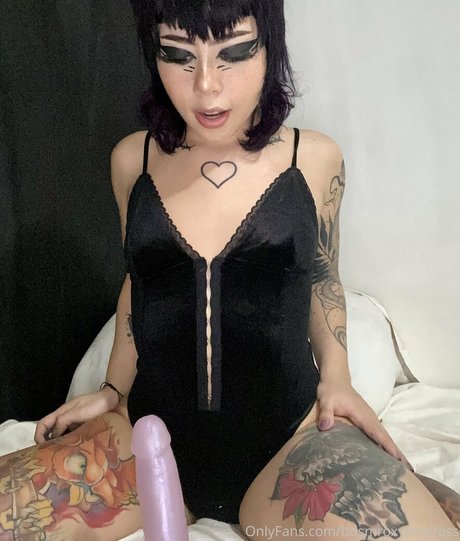 bdsmroxymistress naked star picture