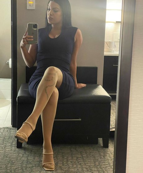 Maya Farrell heiße schöne bilder