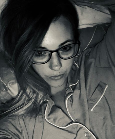 Sophia Knight kunst nackten galerien