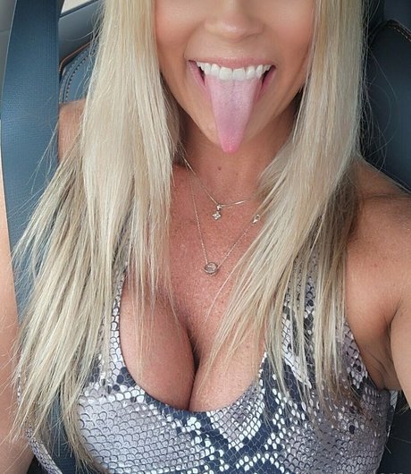 BethAdore schöne pornostar bilder