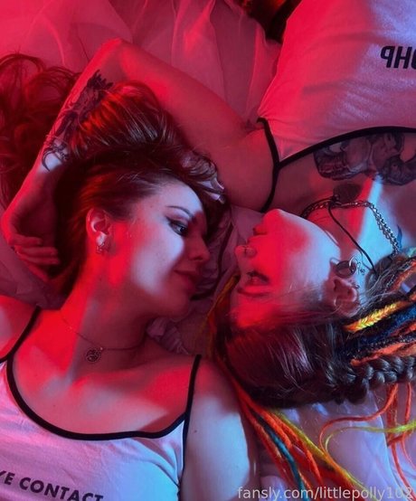 Little Polly heiße pornostar fotos