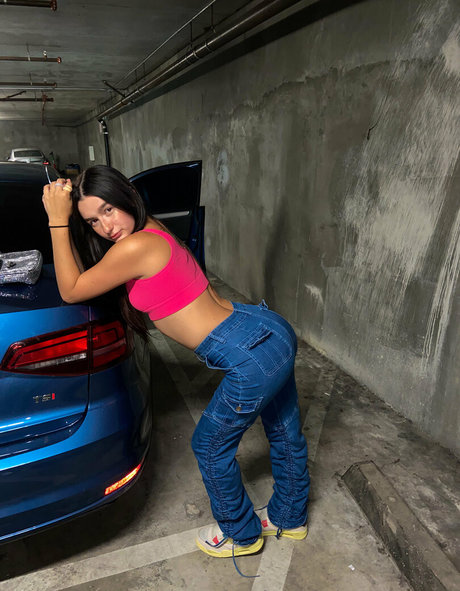 dünnes model onlyfans kunst archiv