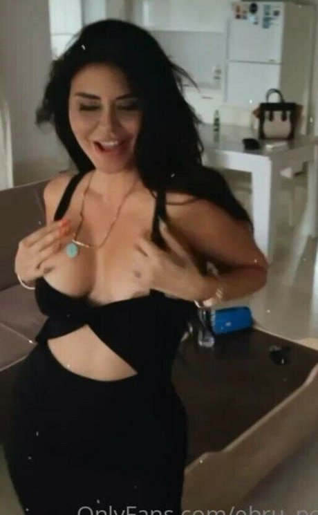 Ebru Polat nackte pornostar foto