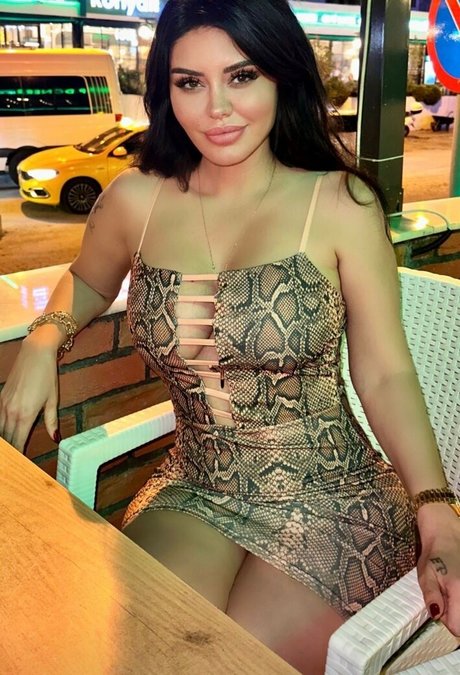 Ebru Polat Profilfoto