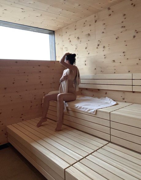 Bella Caramella model nackte bilder