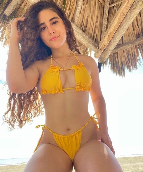 Sassi Z erwachsene nacktheit fotos