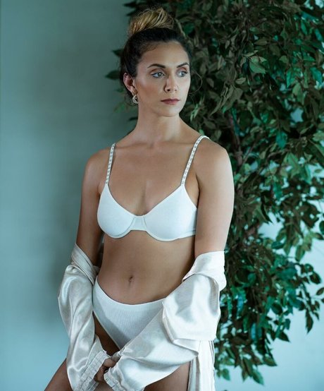 Alyson Stoner hd nacktheit galerien