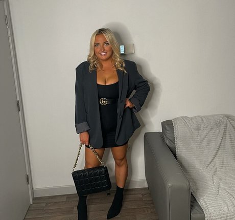 deepthroat-prinzessin onlyfans nacktheit kunst foto