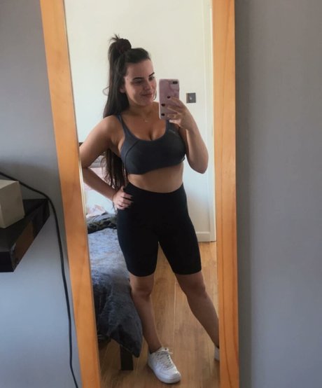 Kirsty Brittain exklusive sexy bild