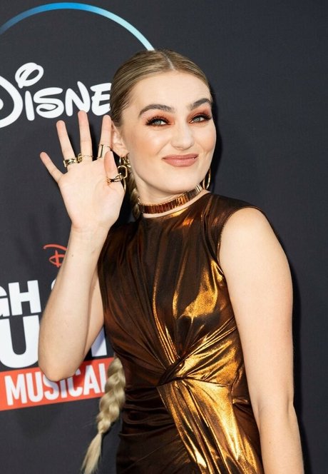 Meg Donnelly pornostar hd archiv