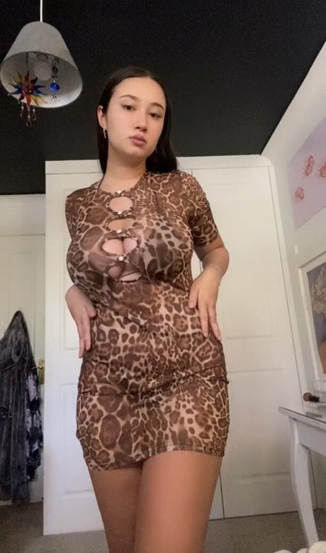 Issy H pornostar top foto