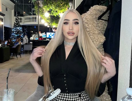 BlondieLana xxx erwachsene archiv