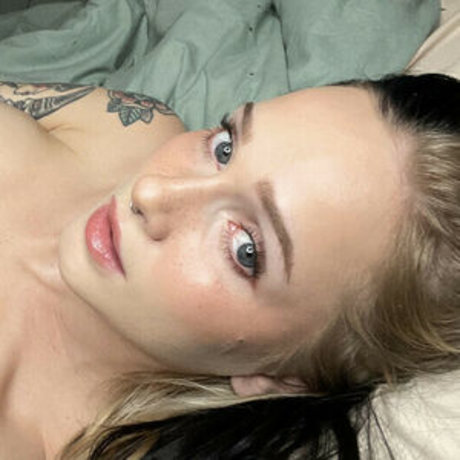 Emma Weaver sexy nacktheit galerien