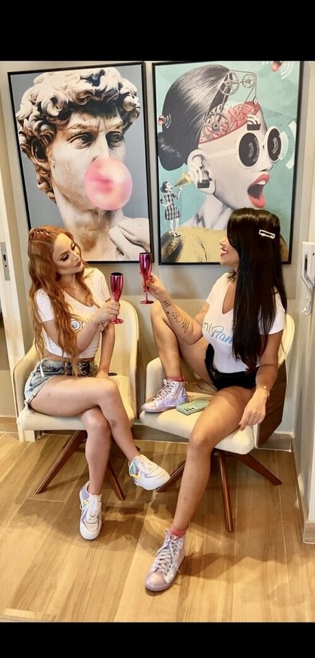 redtopmodel2022 porno erotische fotos