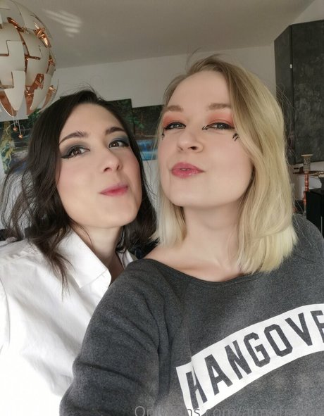 aimufreelia schöne nackten fotos