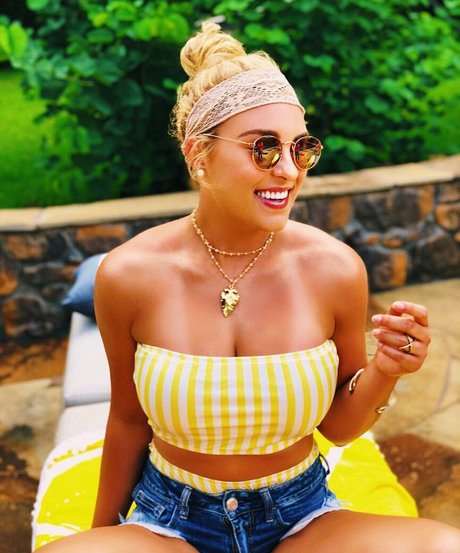 schwuler influencer onlyfans heiße pornografische bild