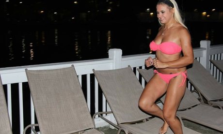 Daria Thibault exklusive erwachsene bild