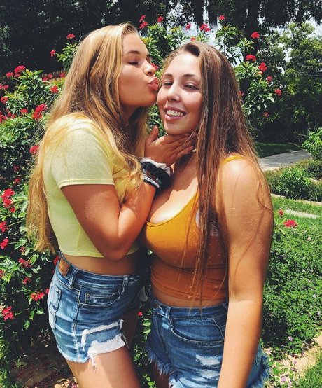 Makenna Adams pornostar sexy bilder